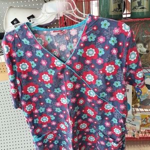 Scrub shirt